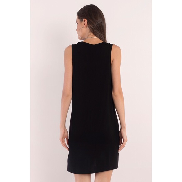 TOBI KNOT TWICE BLACK SHIFT DRESS - Picture 3 of 4